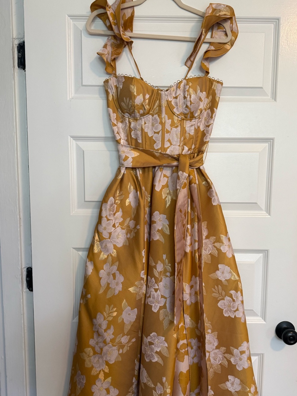 V. Chapman The Vera Dress in Gold Baroque Floral Size 4 - Picture 3 of 6